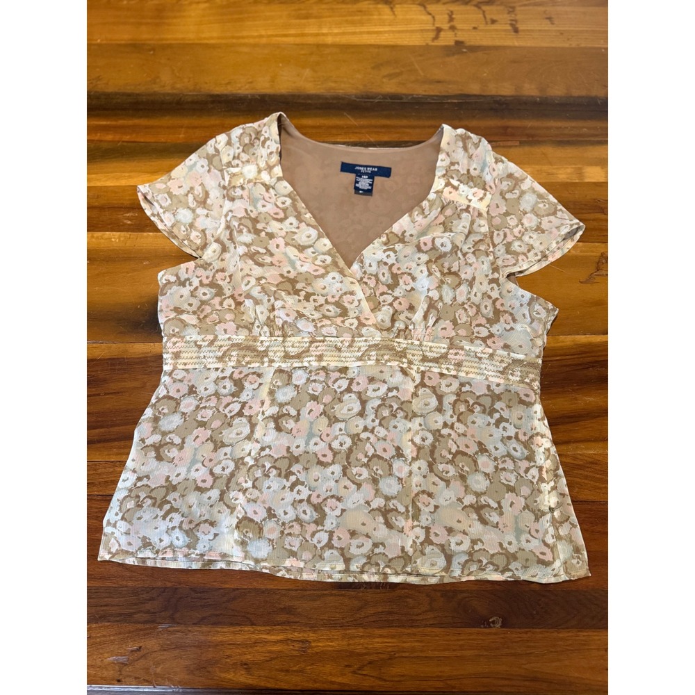 Jones Wear Petite Floral V-Neck Empire Waist Blouse Tan Pink 14P Short Sleeve